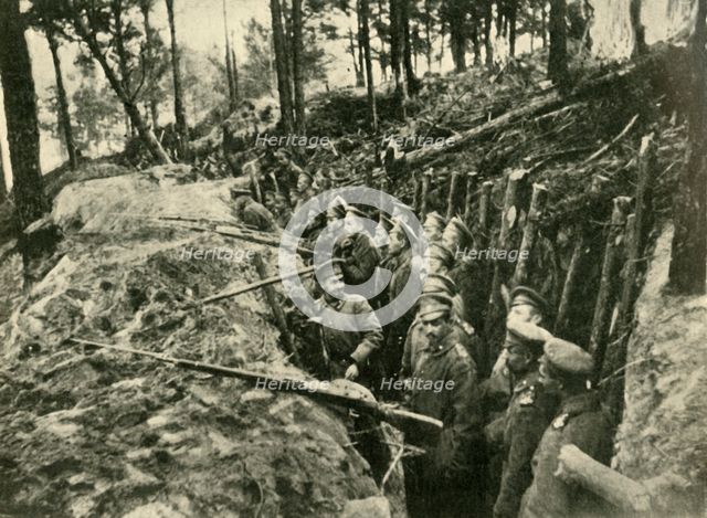 'Discussing the Situation in the Russian Trenches', .  Creator: Unknown.