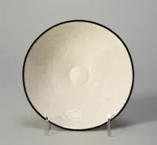 Dish with Crane amid Floral Scrolls, Jin dynasty (1115-1234), 12th century. Creator: Unknown