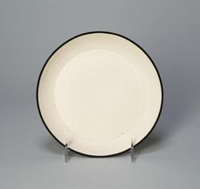 Dish with Crane amid Floral Scrolls, Jin dynasty (1115-1234), 12th century. Creator: Unknown