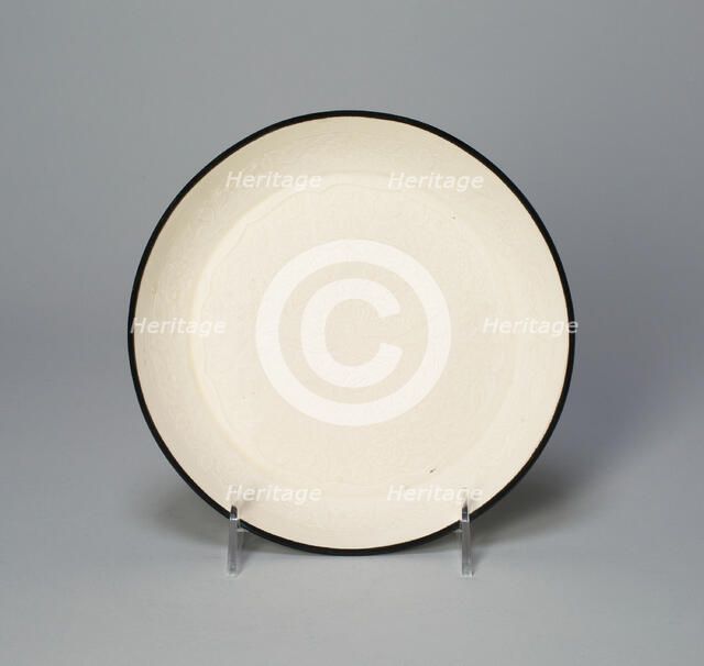 Dish with Crane amid Floral Scrolls, Jin dynasty (1115-1234), 12th century. Creator: Unknown.