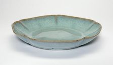 Dish with Floral Petal Rim, Qing dynasty (1644-1911), Yongzheng period (1723-1735). Creator: Unknown