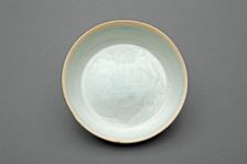 Dish with Sketchy Floral Scrolls, Song dynasty (960-1279). Creator: Unknown