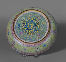 Dish with women and children, about 1800. Creator: Unknown