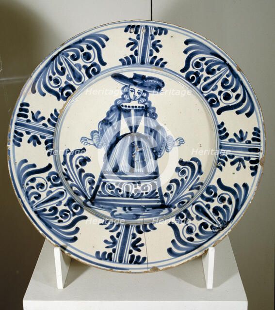 Dish of the 'Transition' Series, Catalan dishes with blue decoration.