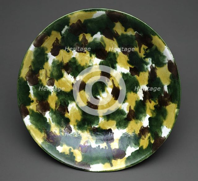 Dish, Qing dynasty (1636-1912), Kangxi period (1662-1722), early 18th century. Creator: Unknown.