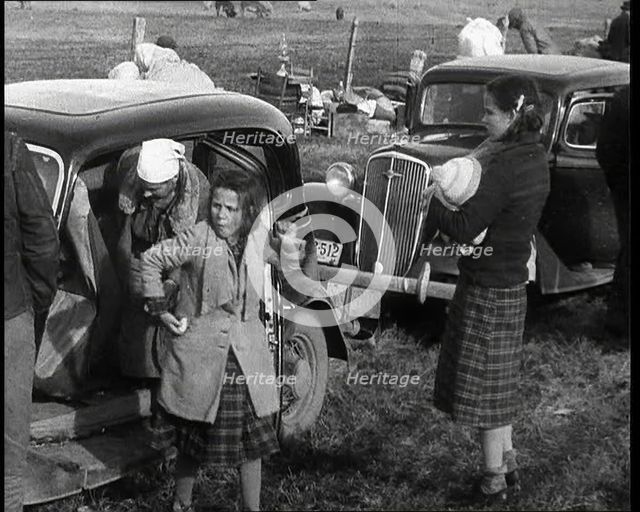 Displaced Farmers Known As 'Okies' Packing up and Leaving the Area, 1932. Creator: British Pathe Ltd.