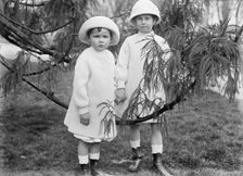 District of Columbia Parks Children, 1913. Creator: Harris & Ewing