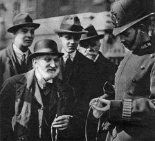 Distribution of the Maundy Money, Thursday before Easter, Tower of London, 1926-1927