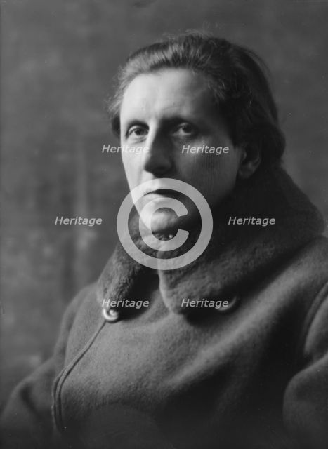 Dr. Coomarasumay, portrait photograph, 1918 Mar. 5. Creator: Arnold Genthe.