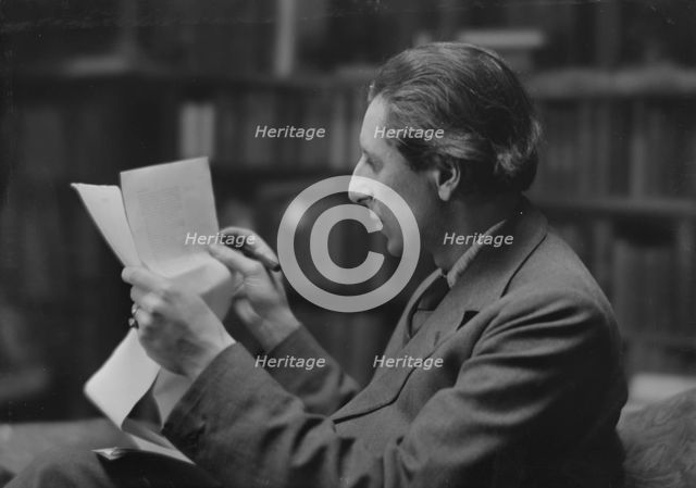 Dr. Coomarasumay, portrait photograph, 1918 Mar. 5. Creator: Arnold Genthe.