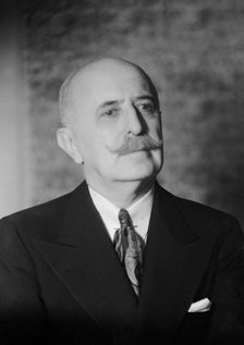 Dr. B. Beck, portrait photograph, 1935 Aug. or Sept. Creator: Arnold Genthe