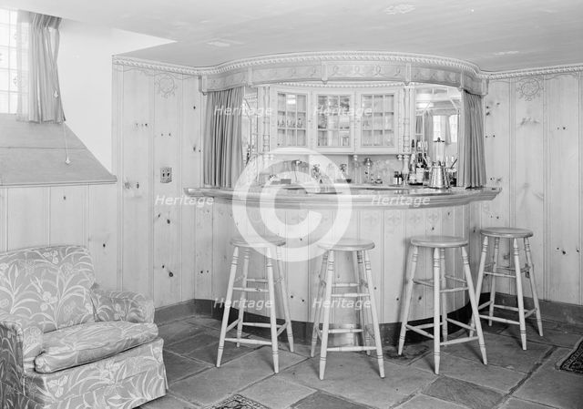 Dr. E. Hall Kline, residence on N. Broadway, Nyack, New York, 1941. Creator: Gottscho-Schleisner, Inc.