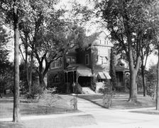 Dr. Henry C. Potter's residence, Saginaw, Mich., between 1900 and 1910. Creator: Unknown