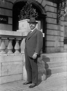 Dr. Paulo De Moraes [sic] Barros, Sao Paulo, Brazil, 1917. Creator: Harris & Ewing