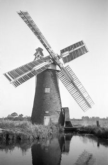 Drainage mill, Ludham, Norfolk, 1934. Artist: HES Simmons