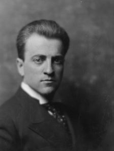 Draper, Paul, Mr., portrait photograph, 1916 Feb. 5. Creator: Arnold Genthe