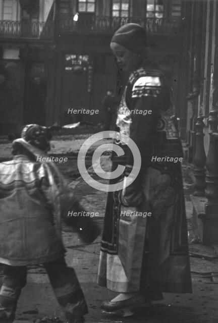 Dressed for a formal visit, Chinatown, San Francisco, between 1896 and 1906. Creator: Arnold Genthe.