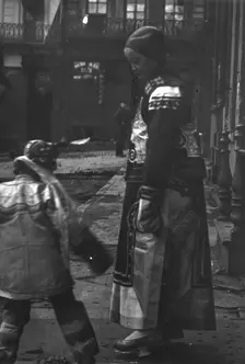 Dressed for a formal visit, Chinatown, San Francisco, between 1896 and 1906. Creator: Arnold Genthe