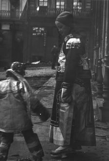 Dressed for a formal visit, Chinatown, San Francisco, between 1896 and 1906. Creator: Arnold Genthe