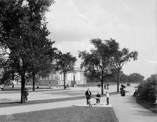 Driveway near Field Museum [of Natural History], Jackson Park, Chicago, Ill., c1907. Creator: Unknown