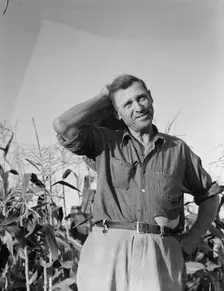Drought refugee, Yakima Valley, Washington, 1939. Creator: Dorothea Lange