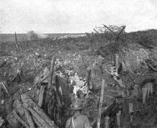 Du 16 au 30 avril 1917; Une position allemande du plateau de Craonne, apres le pilonnage..., 1917. Creator: Unknown