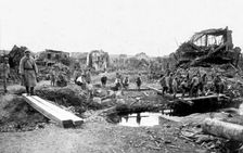 Du tardenois a la Picardie; en Picardie: le passage de l'Avre, entre Morisel et Moreuil, le 8 aout Creator: Unknown