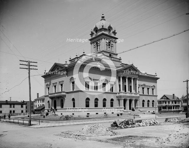 Duval County Court House, Jacksonville, Fla., between 1900 and 1905. Creator: Unknown.