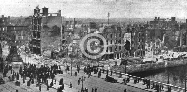 'Dublin Apres L'Emeute; Le quartier qui a le plus souffert de l'incendie, a l'angle de..., 1916. Creator: Unknown.