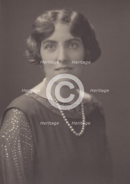 Duchess Elisabetta Sasso-Ruffo di Sant Antimo (1886-1940) , 1937.
