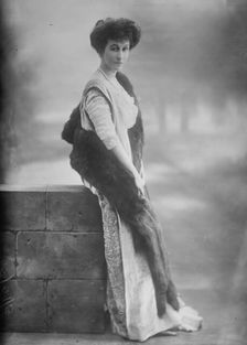Duchess of Roxburghe, Lallie Charles, Photo., 1913. Creators: George Graham Bain, Lallie Charles