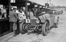 Dudley Froy and George Field's Invicta at the JCC Double Twelve race, Brooklands, 8/9 May 1931. Artist: Bill Brunell