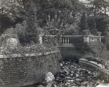 Dudley Leavitt Pickman, Jr., house, 213 Hale Street, Beverly, Massachusetts, 1926. Creator: Frances Benjamin Johnston