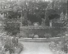 Dudley Leavitt Pickman, Jr., house, 213 Hale Street, Beverly, Massachusetts, 1926. Creator: Frances Benjamin Johnston