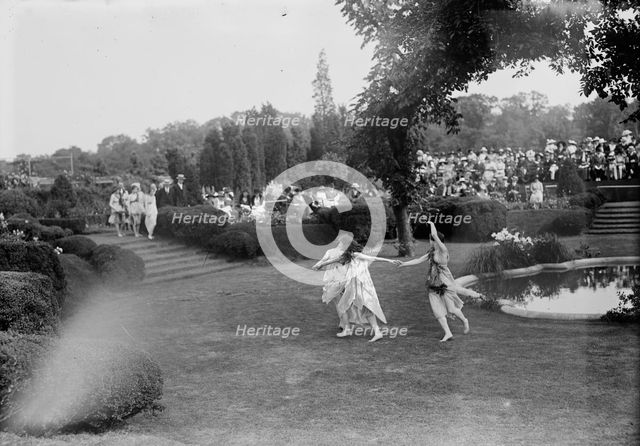 Duncan Dancers, 1918. Creator: Bain News Service.