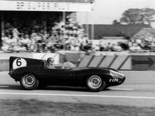 Duncan Hamilton driving a Jaguar D type, RAC Tourist Trophy, Goodwood, Sussex, 1958. Creator: Unknown