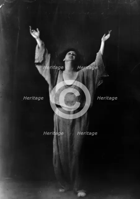Duncan, Isadora, portrait photograph, between 1916 and 1918. Creator: Arnold Genthe.