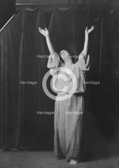 Duncan, Isadora, portrait photograph, between 1916 and 1918. Creator: Arnold Genthe.