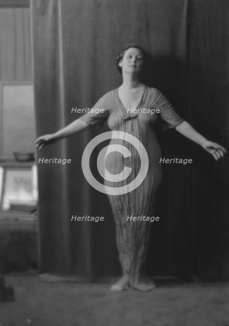 Duncan, Isadora, portrait photograph, between 1916 and 1918. Creator: Arnold Genthe.