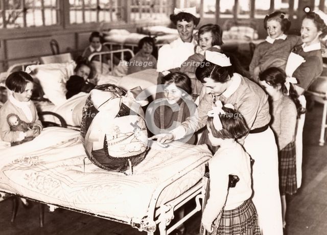 Duncan’s Easter egg at the children’s ward,   Edinburgh,  Scotland, 1957. Artist: Unknown