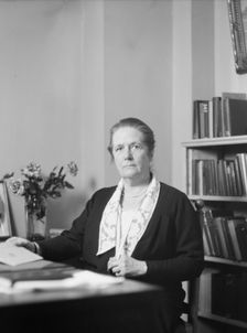 Dunn, Anne, Miss, portrait photograph, 1927 Creator: Arnold Genthe