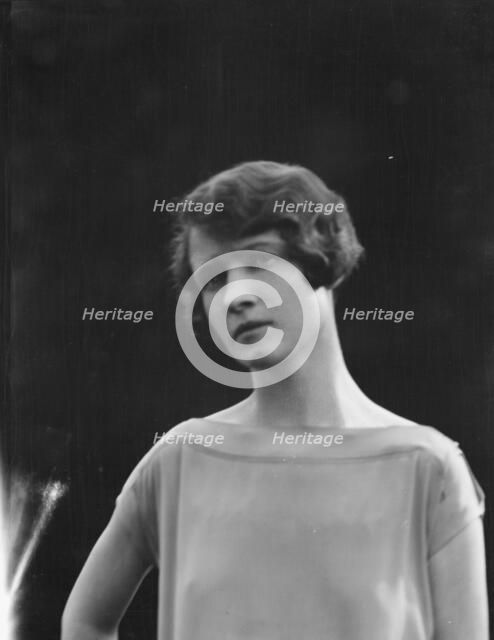 Dunning, Mr., daughter of, portrait photograph, 1925 July 9. Creator: Arnold Genthe.