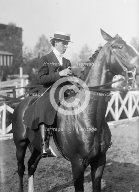 Dupont, Miss Marion, Riding; Horse Show, 1916. Creator: Harris & Ewing.