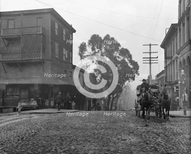 Dupont Street entrance to Chinatown, San Francisco, between 1896 and 1906. Creator: Arnold Genthe.