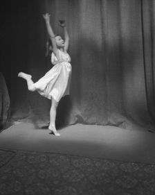 Emerson, Lillian, Miss, between 1914 and 1919. Creator: Arnold Genthe