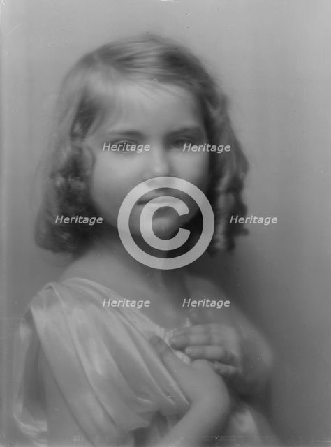 Emerson, Lillian, Miss, portrait photograph, between 1914 and 1919. Creator: Arnold Genthe.