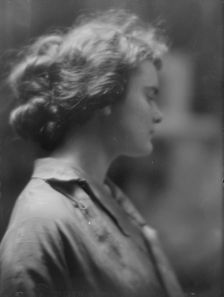 Emerson, Mrs., sister of, portrait photograph, 1916 May 8. Creator: Arnold Genthe