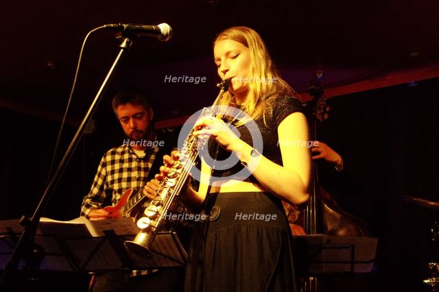 Emma Rawicz, Emma Rawicz Quintet, Verdict Jazz Club, Brighton, East Sussex, 2022. Creator: Brian O'Connor.