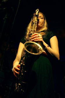 Emma Rawicz, Emma Rawicz Quintet, Verdict Jazz Club, Brighton, East Sussex, 2022. Creator: Brian O'Connor