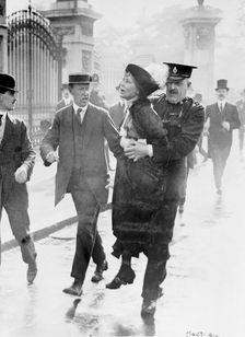 Emmeline Pankhurst arrested by Superintendent Rolfe outside Buckingham Palace, London, May 1914